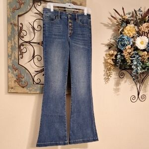 Sofia by Sofia Vergara Blue Flare Jeans. Excellent Condition NWOT Size 6 Short